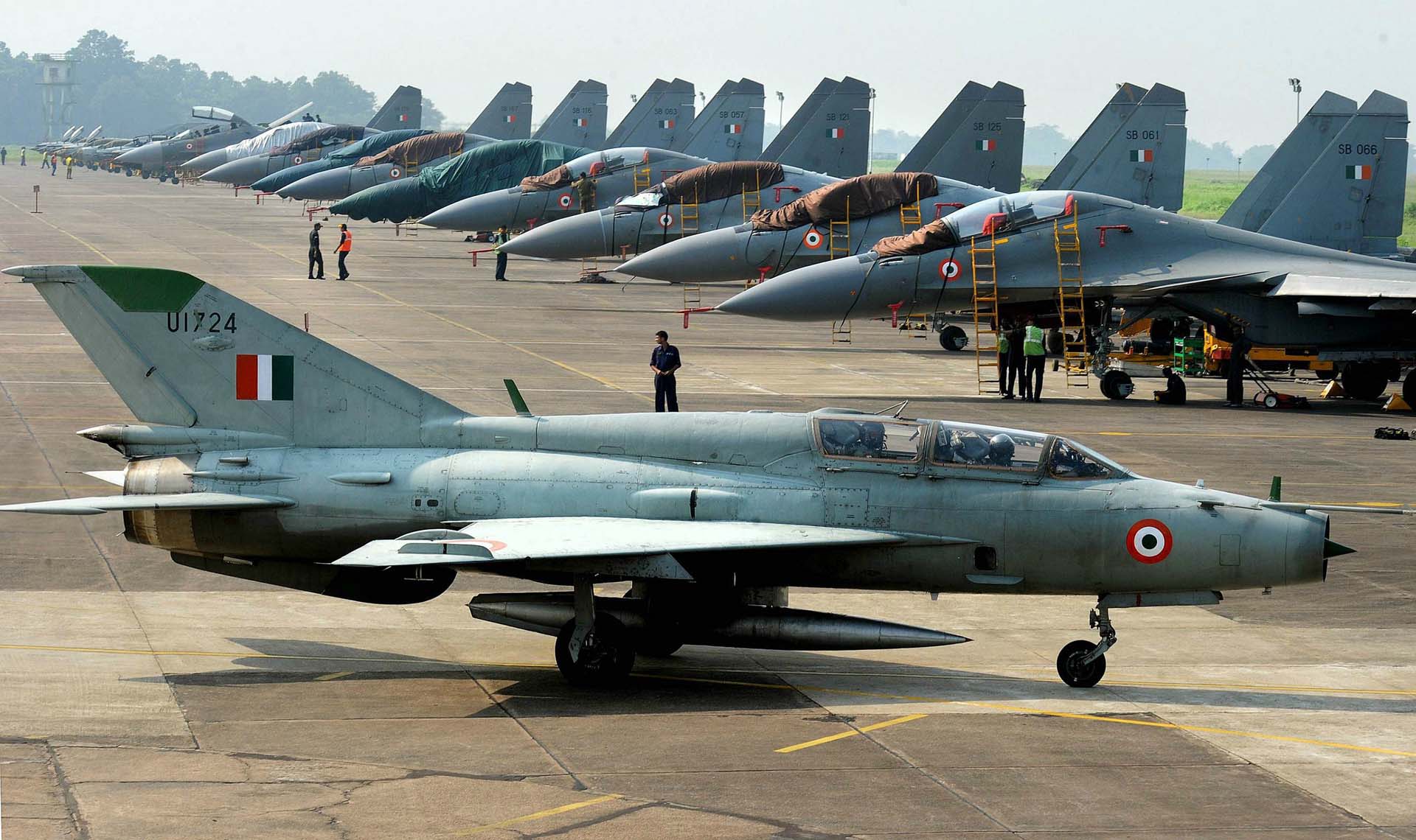 indian-air-force-opens-applications-for-182-vacancies-read-story-for-deadline