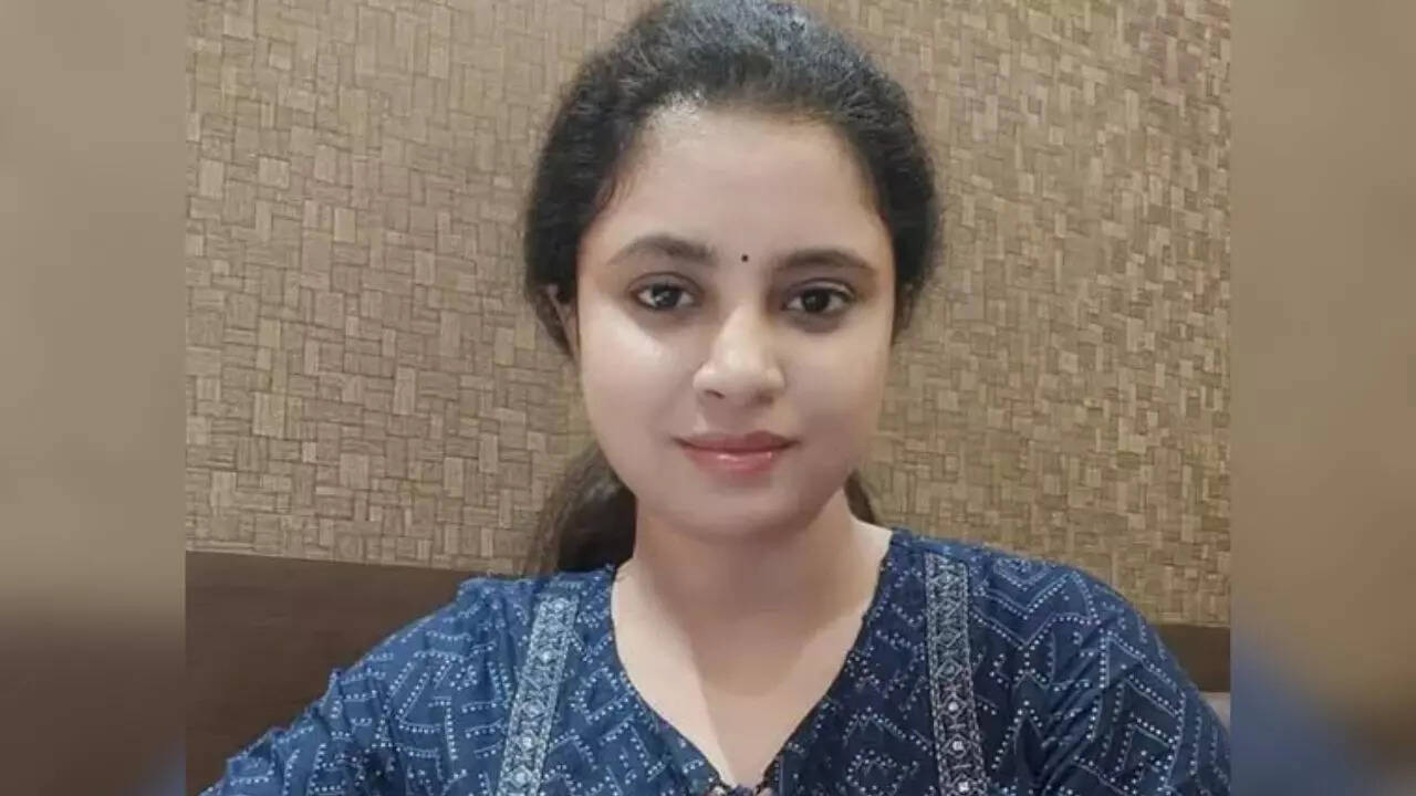 meet-west-bengal-s-nilufa-yasmin-who-secured-rank-1-in-ugc-net-2025