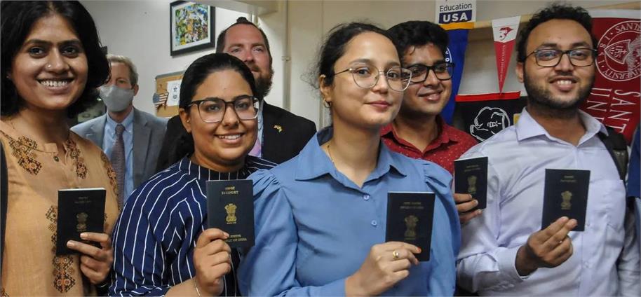 the-dream-gets-tougher-new-u-s-visa-rules-challenge-indian-students-in-2025