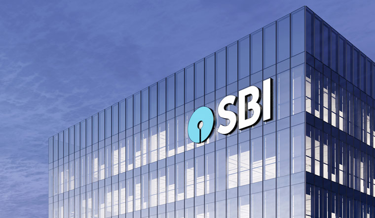 sbi-set-to-announce-clerk-mains-result-2025-shortlisted-candidates-to-proceed-to-llpt