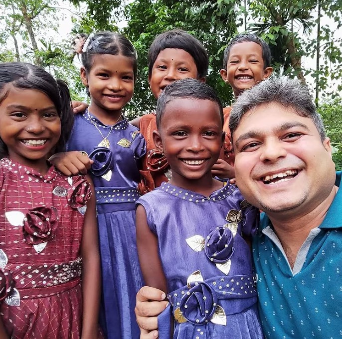 meet-biswajeet-who-left-his-high-paying-job-to-serve-his-village